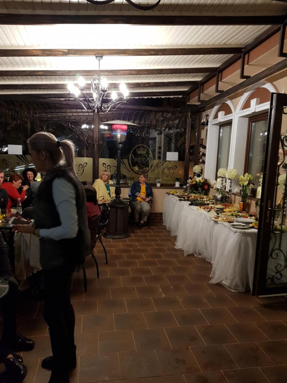 Vila Turistica Tosca Regal Bacău Екстериор снимка